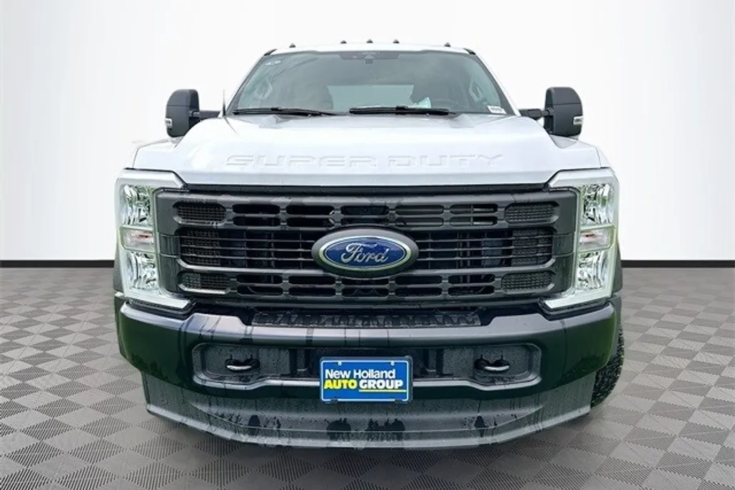 2025 Ford F-550 XL photo 1