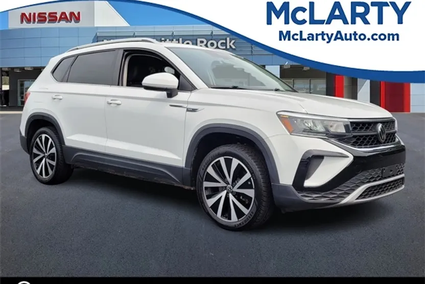 2023 Volkswagen Taos SE photo 1