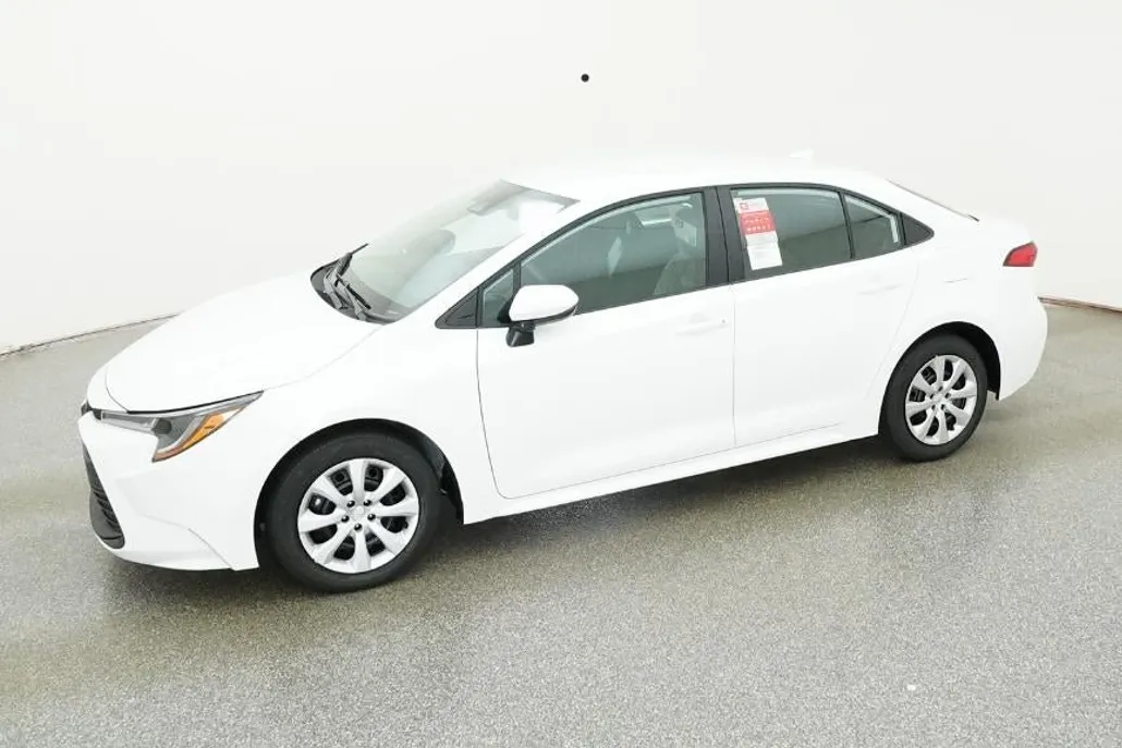 2025 Toyota Corolla LE photo 1