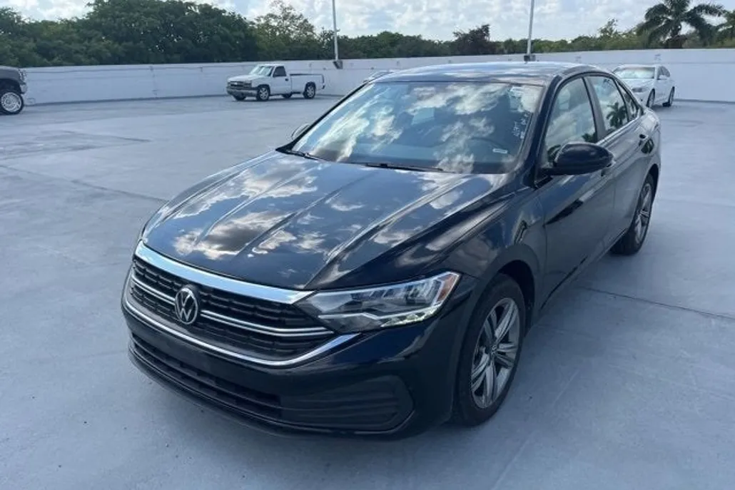 2024 Volkswagen Jetta SE photo 1