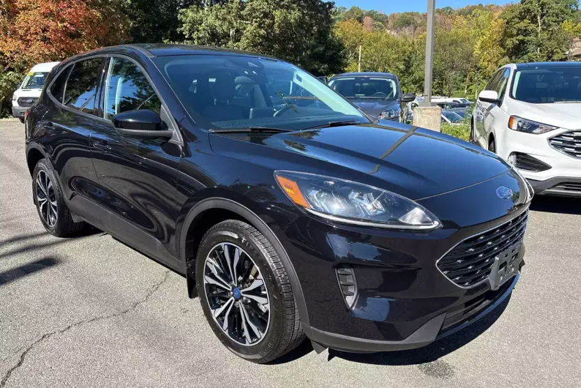 2021 Ford Escape SE photo 1
