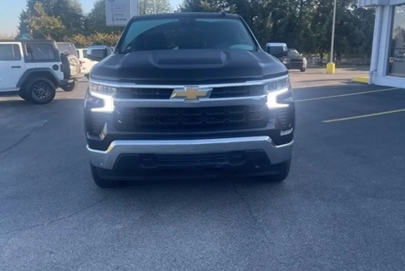 2024 Chevrolet Silverado 1500 LT photo 1