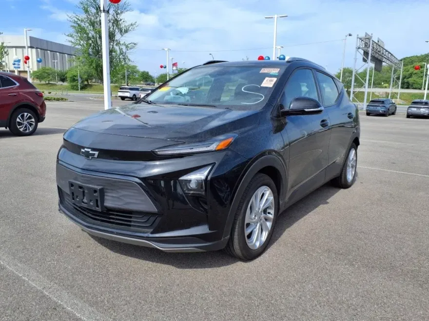 2023 Chevrolet Bolt EUV photo 1