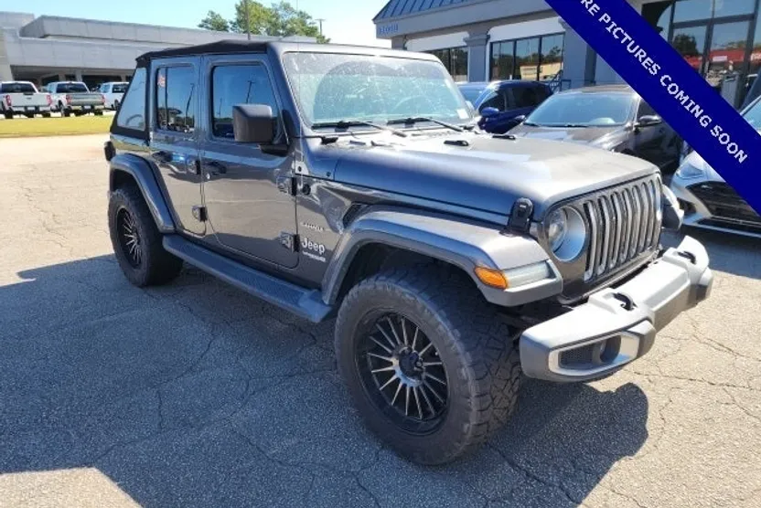 2018 Jeep Wrangler Unlimited Sahara photo 1