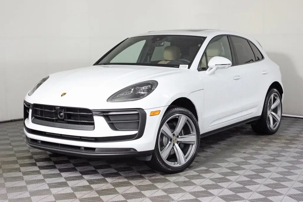 2025 Porsche Macan Base photo 1
