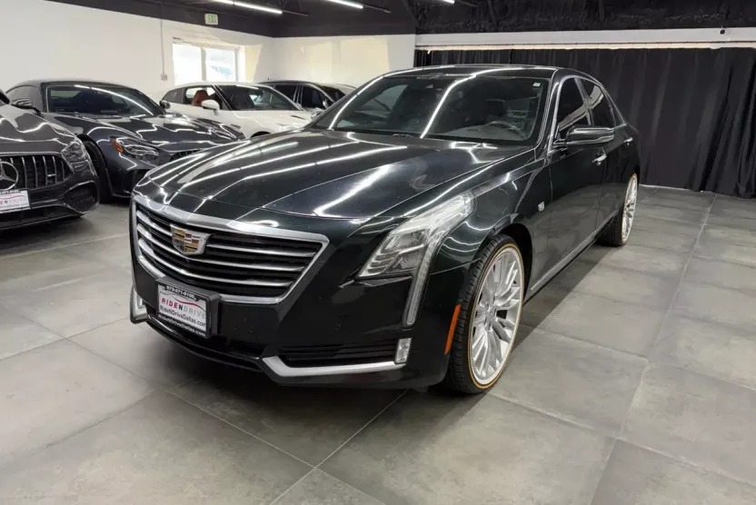 2017 Cadillac CT6 Luxury photo 1