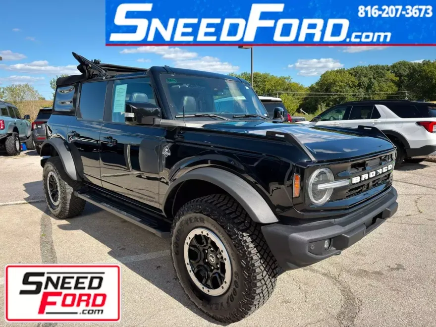 2021 Ford Bronco Outer Banks photo 1