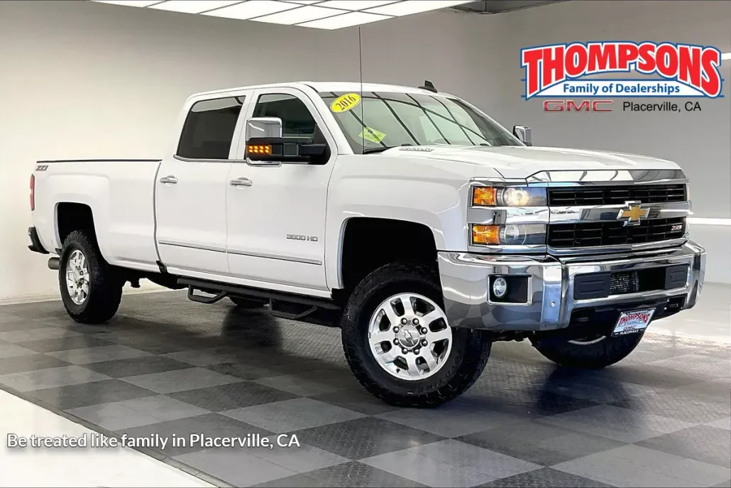 2016 Chevrolet Silverado 3500HD LTZ photo 1