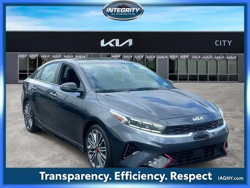 2023 Kia Forte GT photo 1