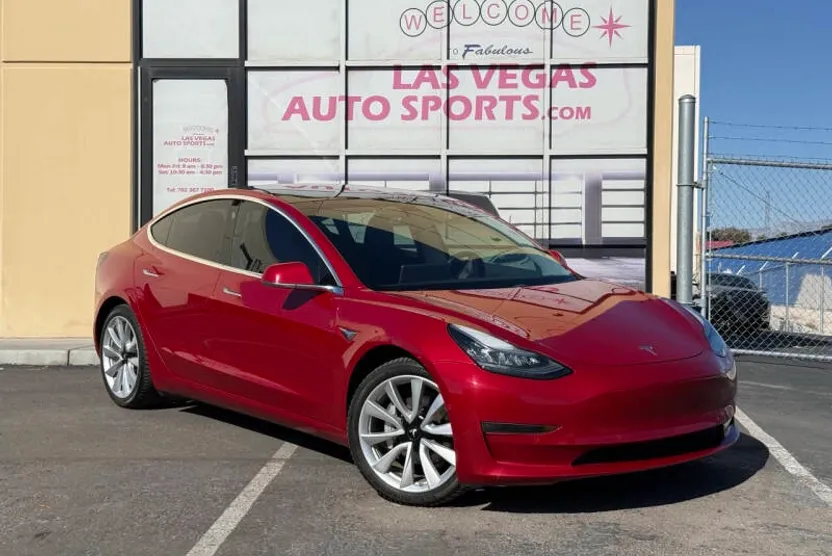 2018 Tesla Model 3 Long Range photo 1