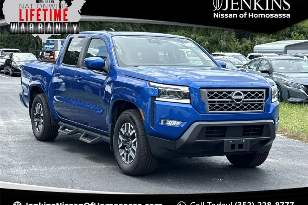 2024 Nissan Frontier SL photo 1