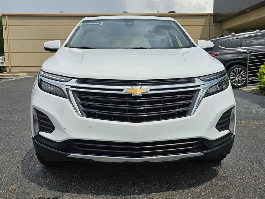 2023 Chevrolet Equinox LT photo 1