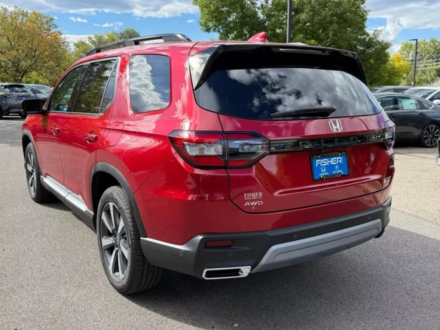 2025 Honda Pilot Touring photo 1