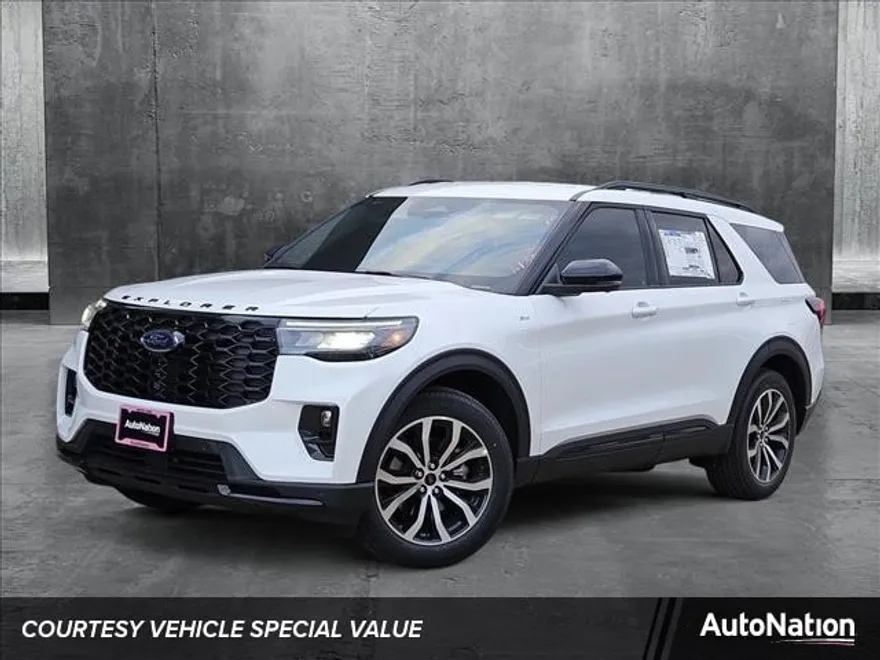 2025 Ford Explorer ST-Line photo 1