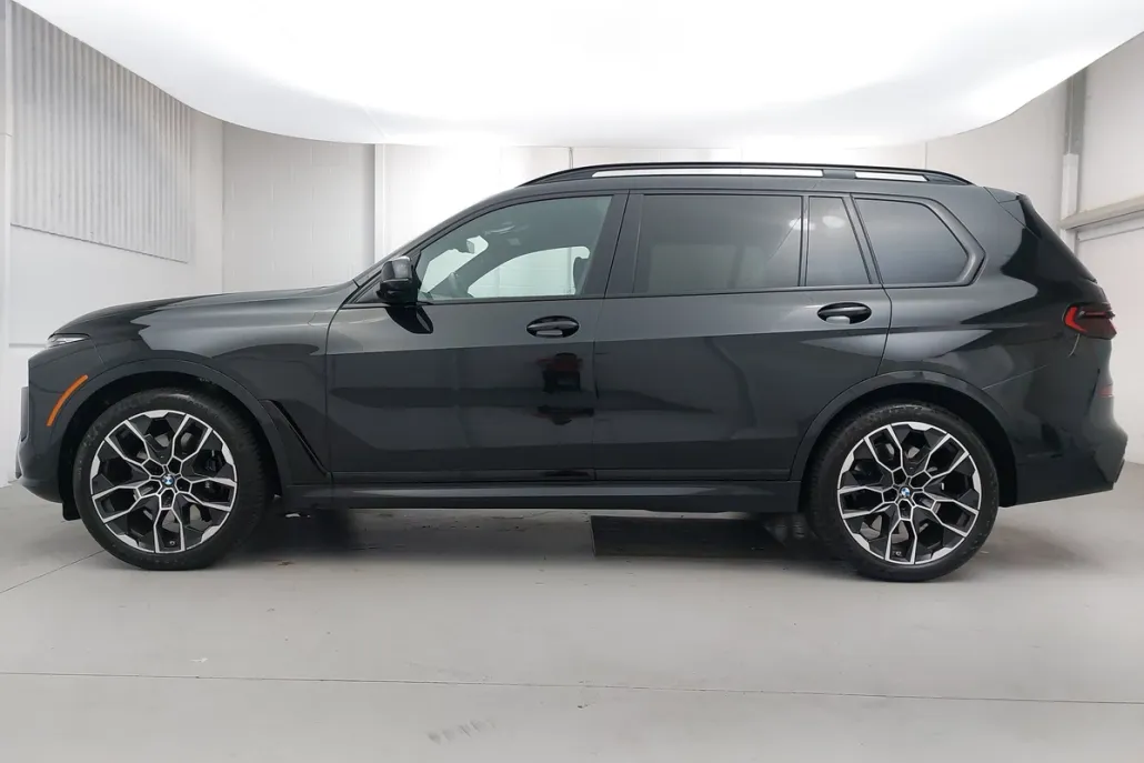 2023 Bmw X7 M60i photo 1