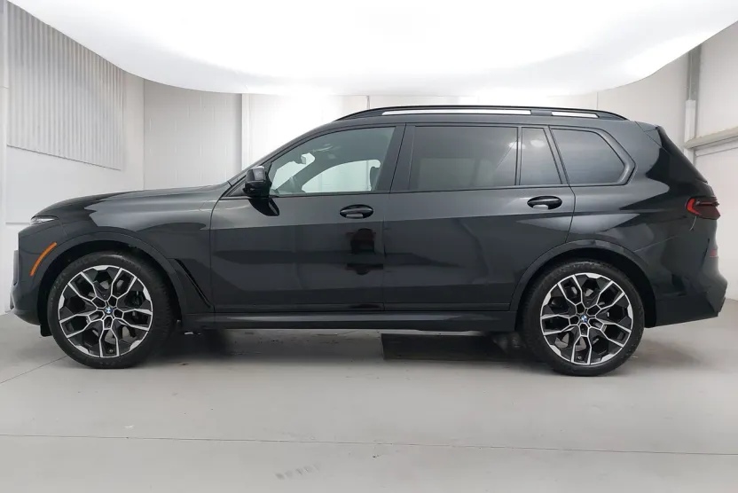 2023 Bmw X7 M60i photo 1