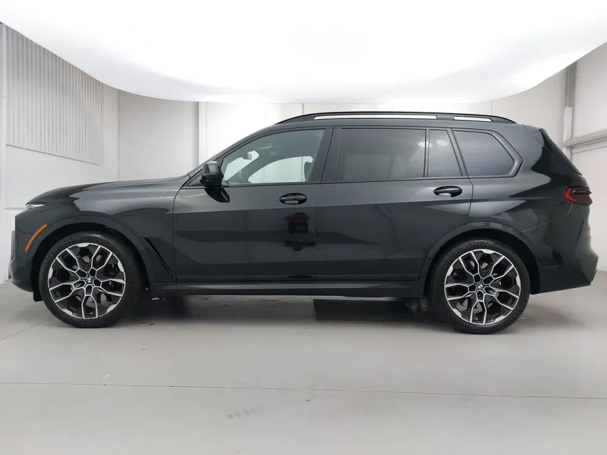 2023 Bmw X7 M60i photo 1