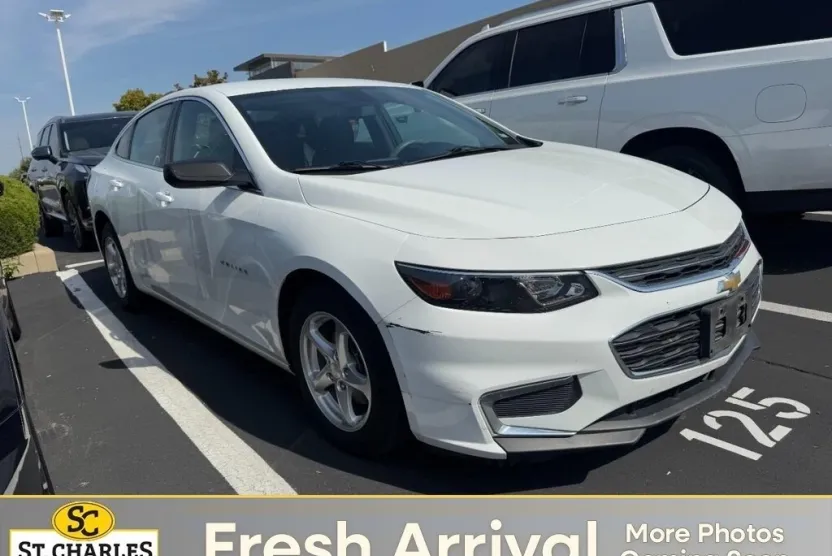 2017 Chevrolet Malibu LS photo 1