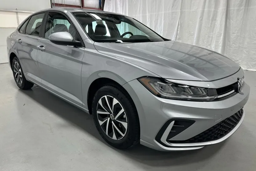 2025 Volkswagen Jetta 1.5T S photo 1