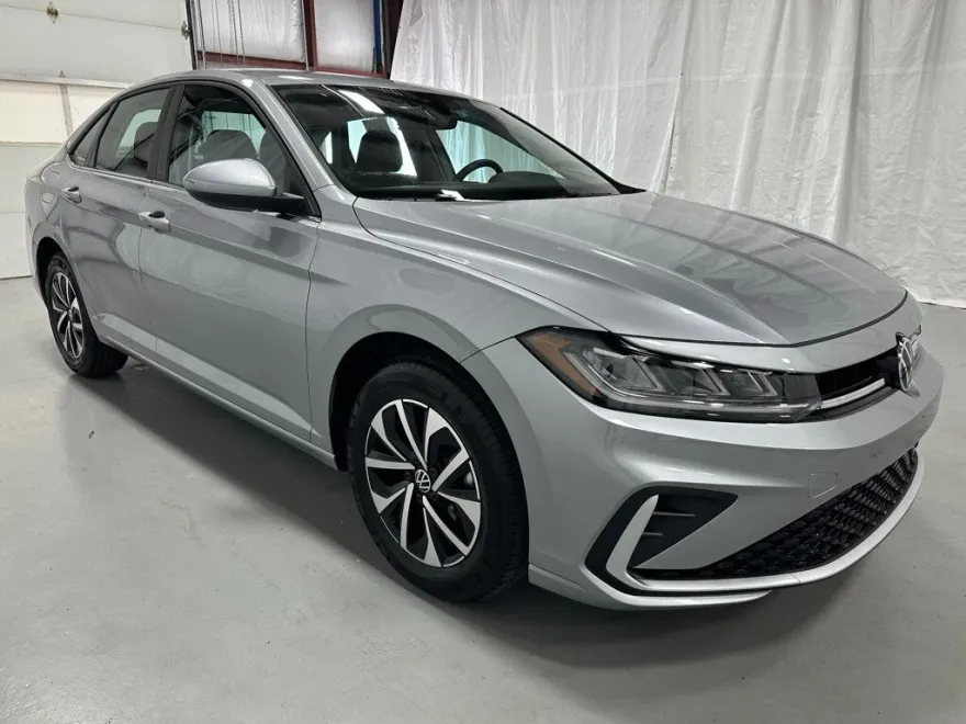 2025 Volkswagen Jetta 1.5T S photo 1