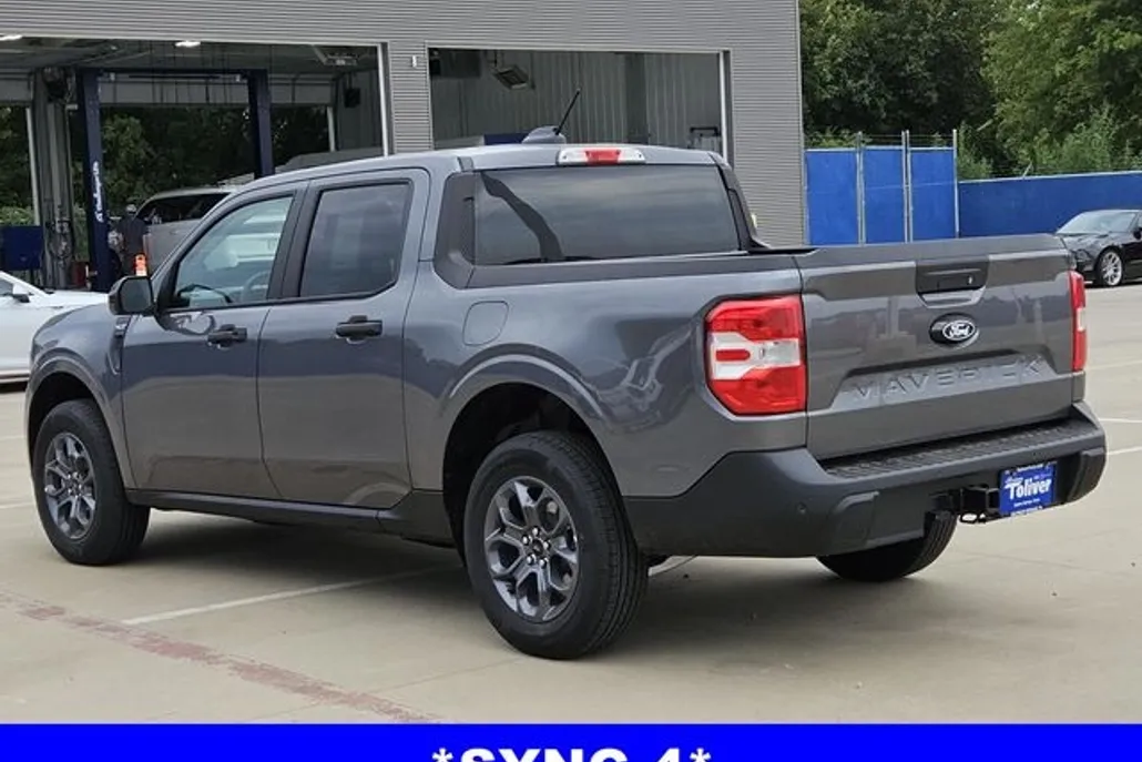 2025 Ford Maverick XLT photo 1