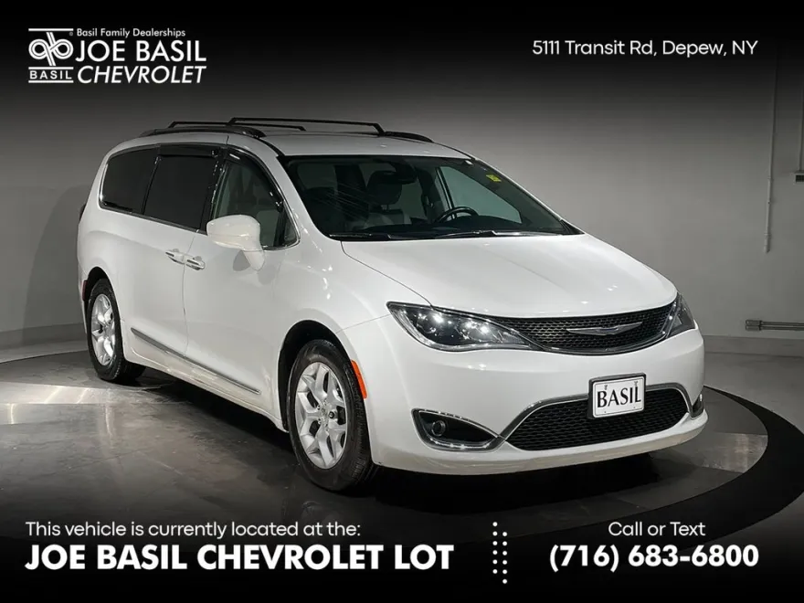2018 Chrysler Pacifica Touring L photo 1