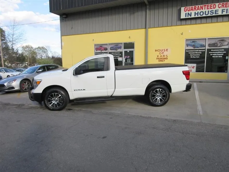 2017 Nissan Titan S photo 2