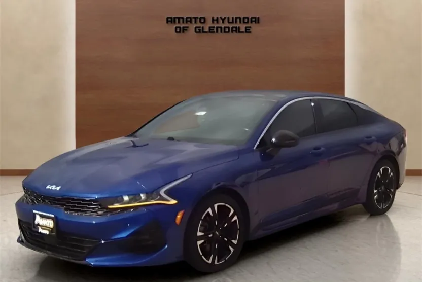 2022 Kia K5 GT-Line photo 1