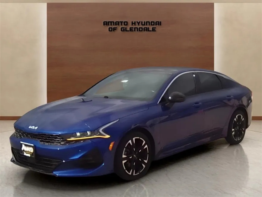 2022 Kia K5 GT-Line photo 1
