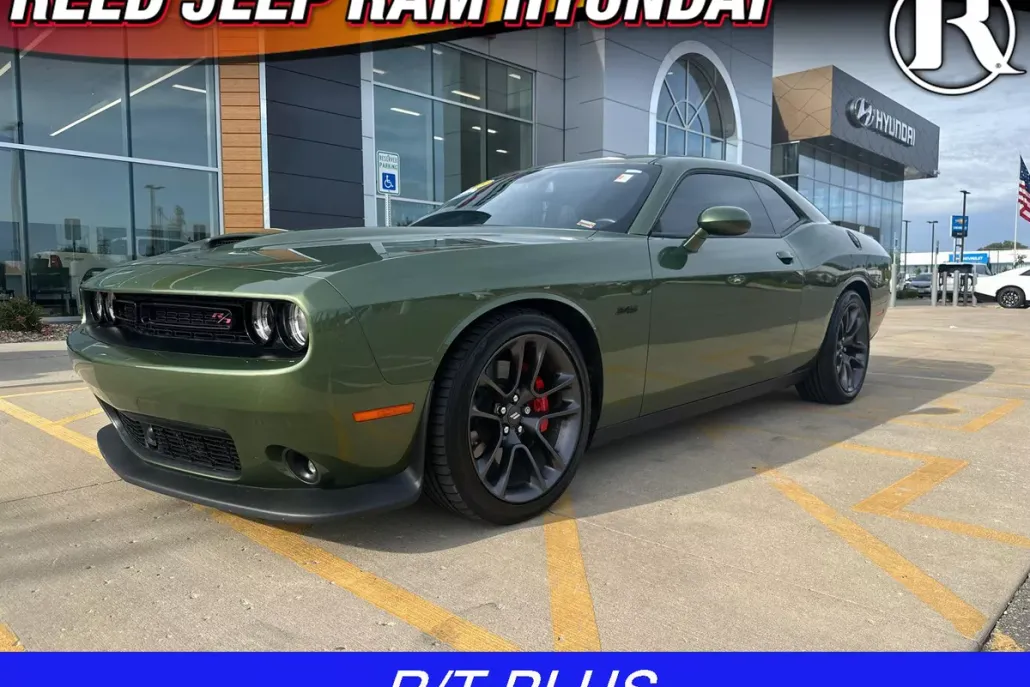 2023 Dodge Challenger R/T photo 1