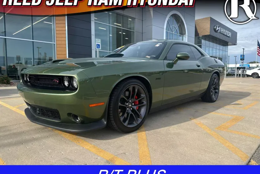 2023 Dodge Challenger R/T photo 1