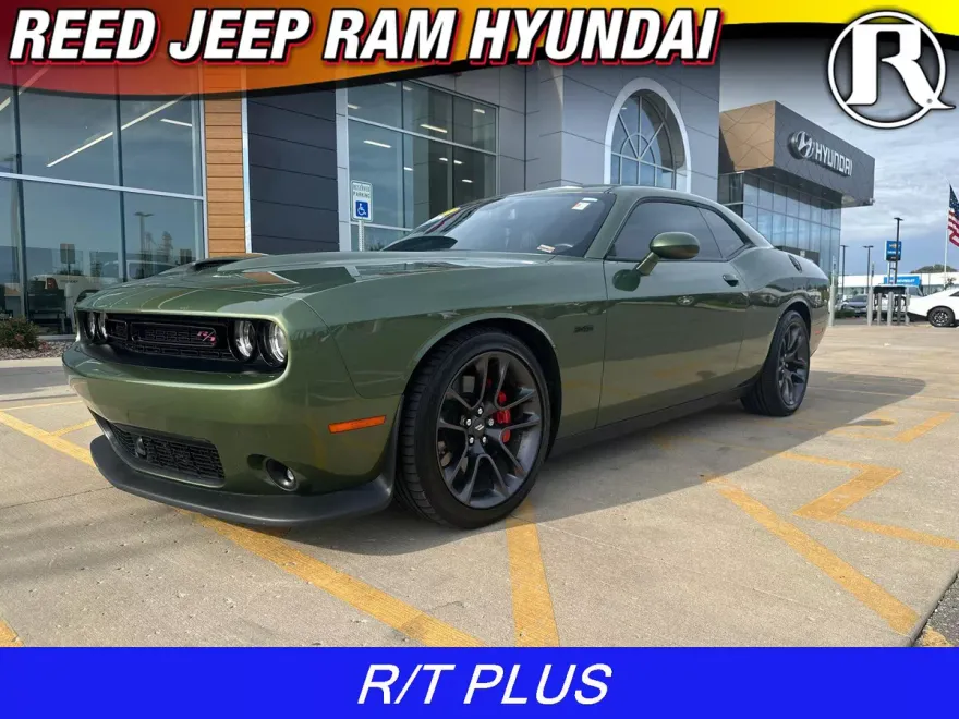 2023 Dodge Challenger R/T photo 1