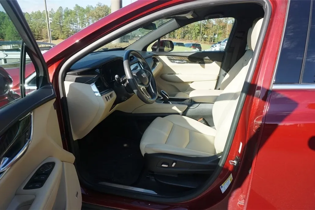 2017 Cadillac XT5 Base photo 1