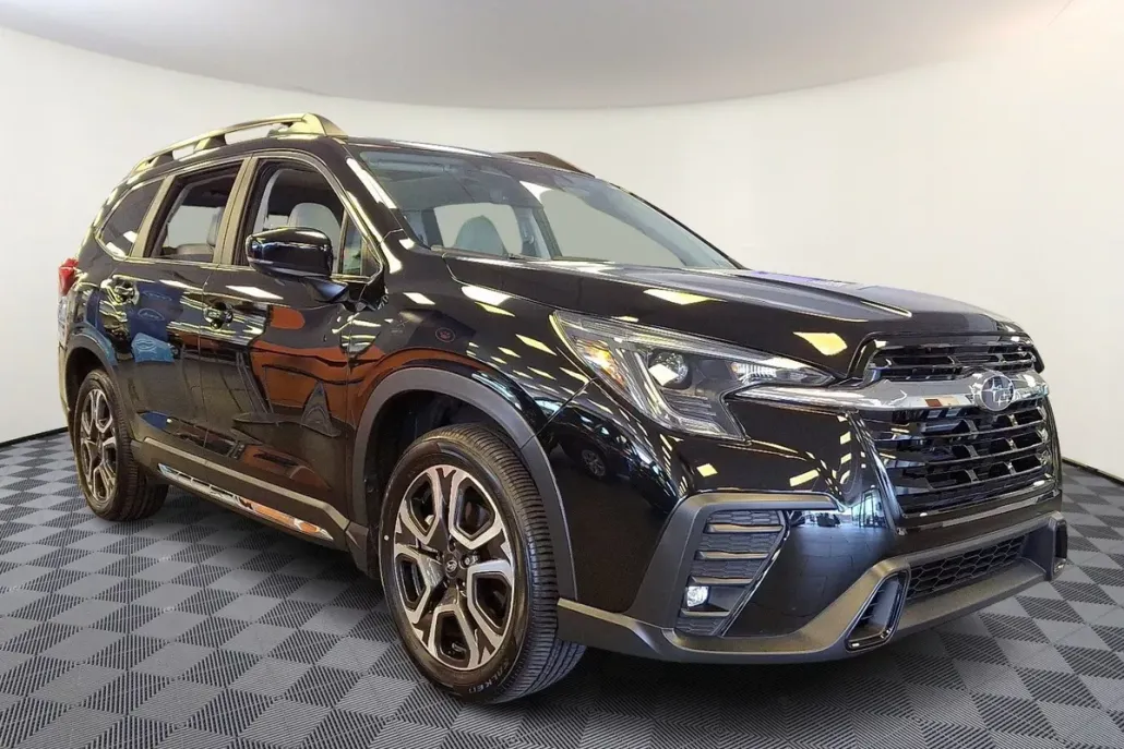 2025 Subaru Ascent Limited photo 1