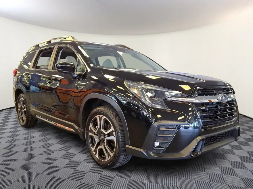 2025 Subaru Ascent Limited photo 1