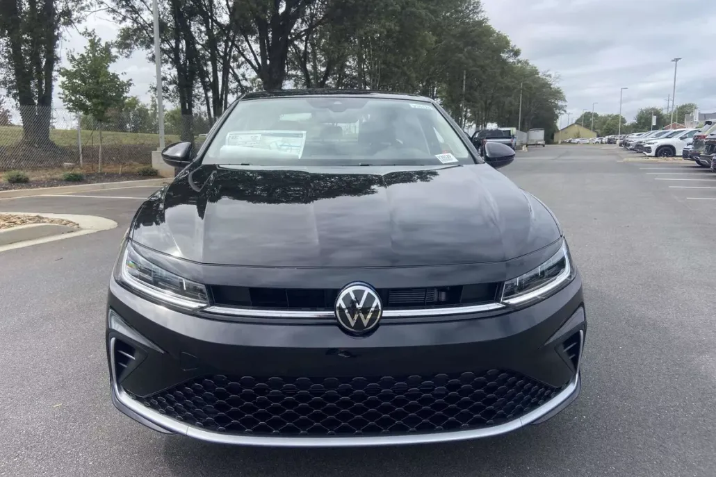 2026 Volkswagen Jetta SE photo 1