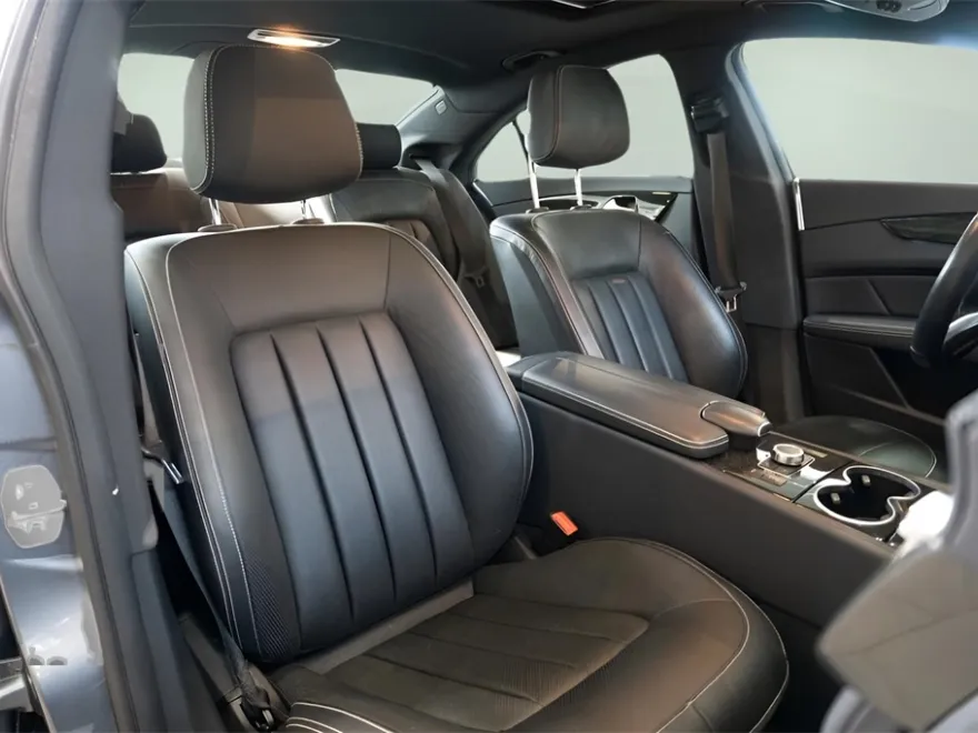 2017 Mercedes Benz CLS 550 4MATIC photo 1