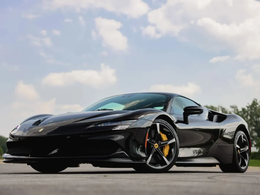 2023 Ferrari SF90 photo 1