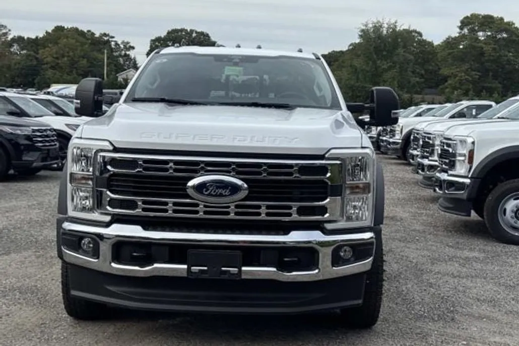 2026 Ford F-550 XL photo 1
