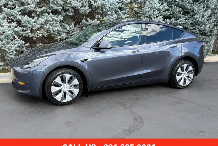 2023 Tesla Model Y Long Range photo 1