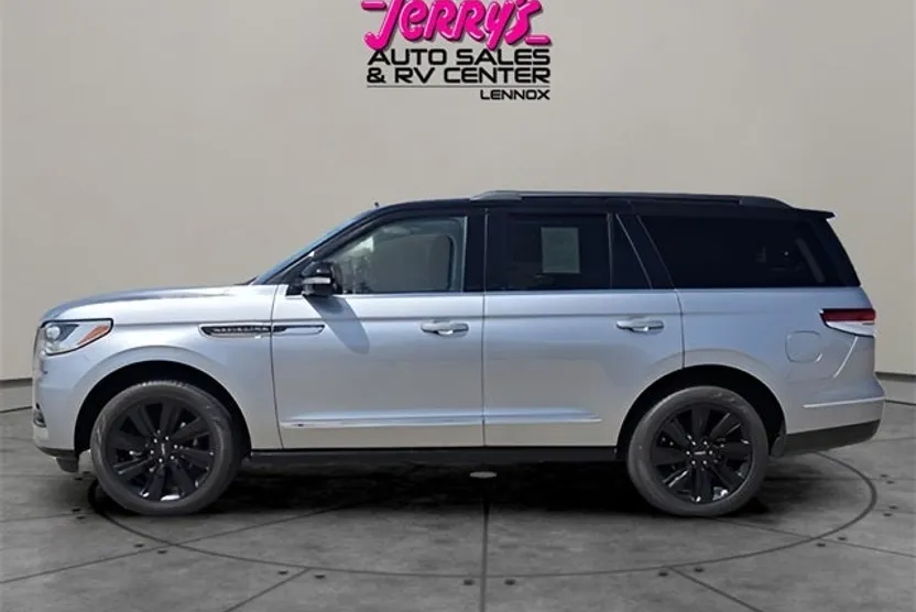 2024 Lincoln Navigator Black Label photo 1