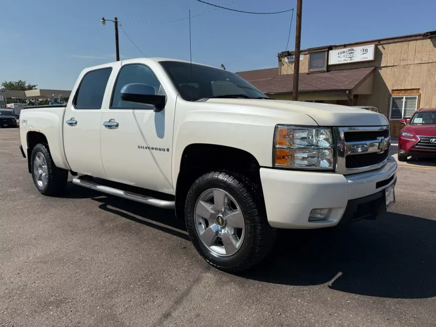 2009 Chevrolet Silverado 1500 LTZ photo 1