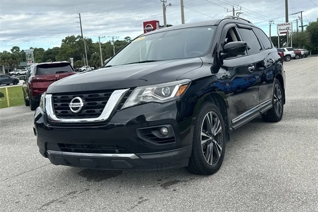 2018 Nissan Pathfinder Platinum photo 1