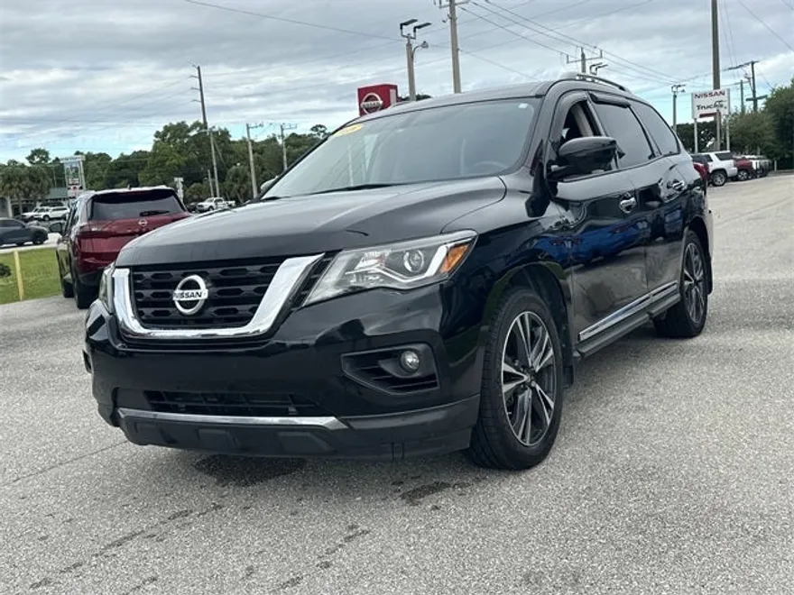 2018 Nissan Pathfinder Platinum photo 1
