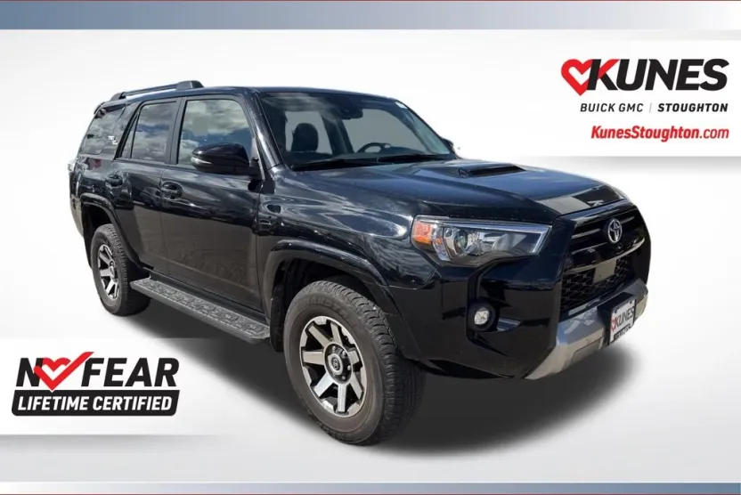 2024 Toyota 4Runner TRD Off-Road Premium photo 1