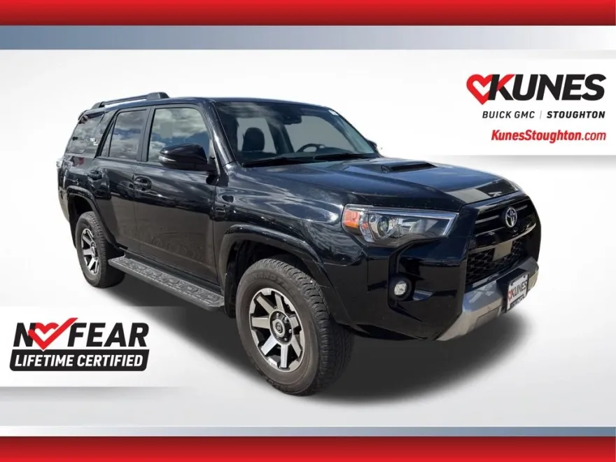 2024 Toyota 4Runner TRD Off-Road Premium photo 1