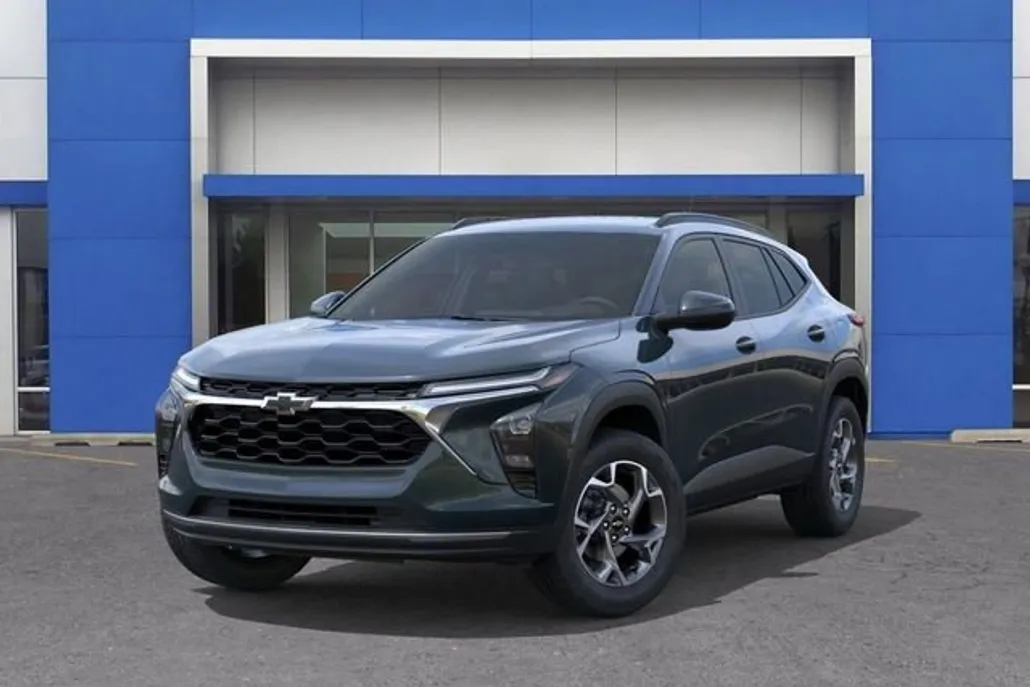 2026 Chevrolet Trax LT photo 1