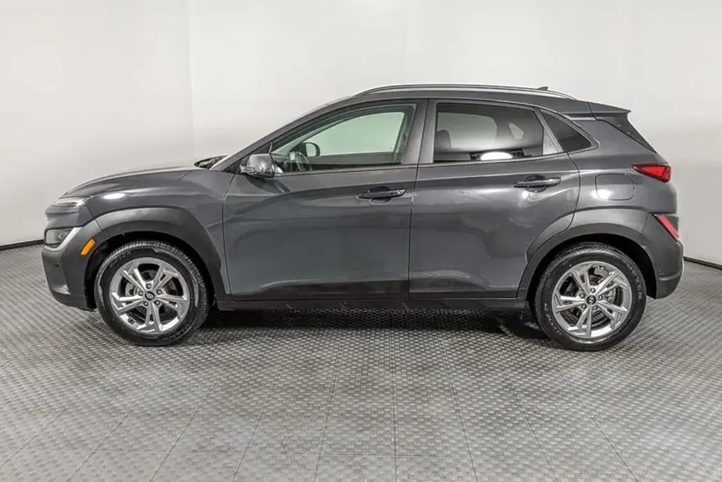 2023 Hyundai Kona SEL photo 1