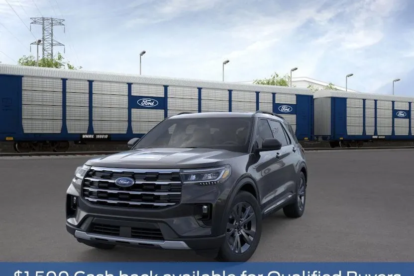 2025 Ford Explorer photo 1