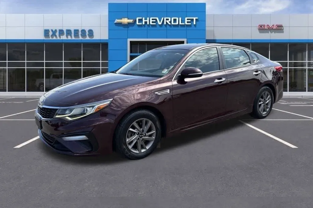 2020 Kia Optima LX photo 1